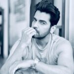 Arjan Bajwa Instagram - Black & White person … living in a colorful world .. . . . . . . . . . . . . . #instagood #instadaily #instagram #instalike #instapic #menhairstyle #menswear #mensfashion #saturdaynight #saturdayvibes #black #blacknwhite #blacknwhite_perfection #bollywood #bollywoodactor #actorslife #actor #arjanbajwa