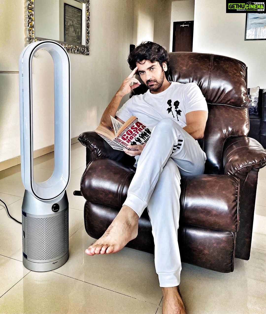 Arjan Bajwa Instagram - Loving the @dyson_india Purifier Cool The only Air Purifier that purifies the whole room properly Filters out harmful, extra fine pollutants as small as PM 0.1 (1000 times smaller than human hair and lets you control the air quality in your home Great Investment because Health is wealth !!! #DysonIndia #properpurification @dyson_india #dysonhealthyhomes Mumbai, Maharashtra
