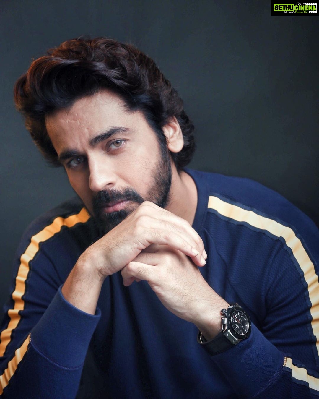 Arjan Bajwa Instagram - A Wednesday... . . . . .. . . . . . . . . . . . . . #wednesday #mensfashion #men #menstyle #mensstyle #hublot #potraitphotography #bollywood #actorslife #actors #monsoon #headshot #headshots #beard #beardstyle #beardlife #beardgang #menshair #fashion #fashionista #instagood #instafashion #instadaily