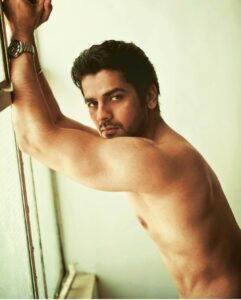 Arjan Bajwa Instagram - Throwback !! Thanks to my friend Apurva for this shot . . . . . . . . . . . . . . . . . . #bollywood #bodyshot ##pumpingiron #photography #potrait #bodybuilding #bodyshots #workout #gym sessions #attitude #mensfashion #menshair #fashion #window #light #muscleup #bodybulding #showtime #actorslife #actor #bollywood #film #ripped #weightlifting #tagheuer #racing #watches #menshair