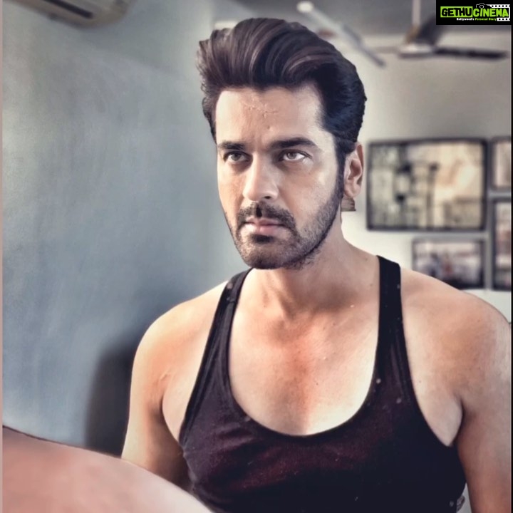 Arjan Bajwa Instagram - Reflecting!!!. . . . . . . . . . . . . . . . . . #instagram #instalove #instadaily #Bollywood #bollywoodmovies #bollywoodstylefile #bollywoodactor #menstyle #menshair #mensfashion #fitness #fitnessmotivation #fitnessgoals #fit #motivation #emporioarmani #bodybulding #weighttraining #lookbook #lookoftheday #styleformen #actorslife #mumbai