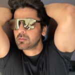 Arjan Bajwa Instagram - RETRO MOOD . . . . . . . #classic #hindisongs #retro #retrobollywood #bollywood #bollywoodsongs #bollywoodactor #actorslife #arjanbajwa #mensfashion #mens #menswear #mensstyle #mensphysique #menshair #instagood #instagram #instadaily #instafashion #ootd #lookbook #sunglasses #trendingreels #trending #thursday #tbt