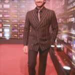Arjan Bajwa Instagram - Suit up Style up Show up … . . . . . . . . . . . #thursday #suit #arjanbajwa #siima @siimawards #mensfashion #menswear #mensstyle #menshair #instagood #instagram #instareels #reels #trending #trendingreels #actorslife #bollywood #bollywoodactor #duranduran #redcarpet #awards #ootd #lookbook #formal @hublot