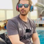 Arjan Bajwa Instagram - Sweet Monday Morning adding flavour to my Music with @fingersindia Sugar-n-Spice Headsets, the coolest headset with contrasting earcups! 🎶 . . . . #FINGERSAddict #SugarnSpice #loveformusic #mensfashion #mens #mensstyle #fitnessmotivation #fitness #music #musically #musicislife #headphones #wirelessheadphones #electronicmusic #gadget #bollywood #bollywoodstylefile #instagood #actorslife #sohohouse #lookbook #rolex #giorgioarmani Mumbai, Maharashtra