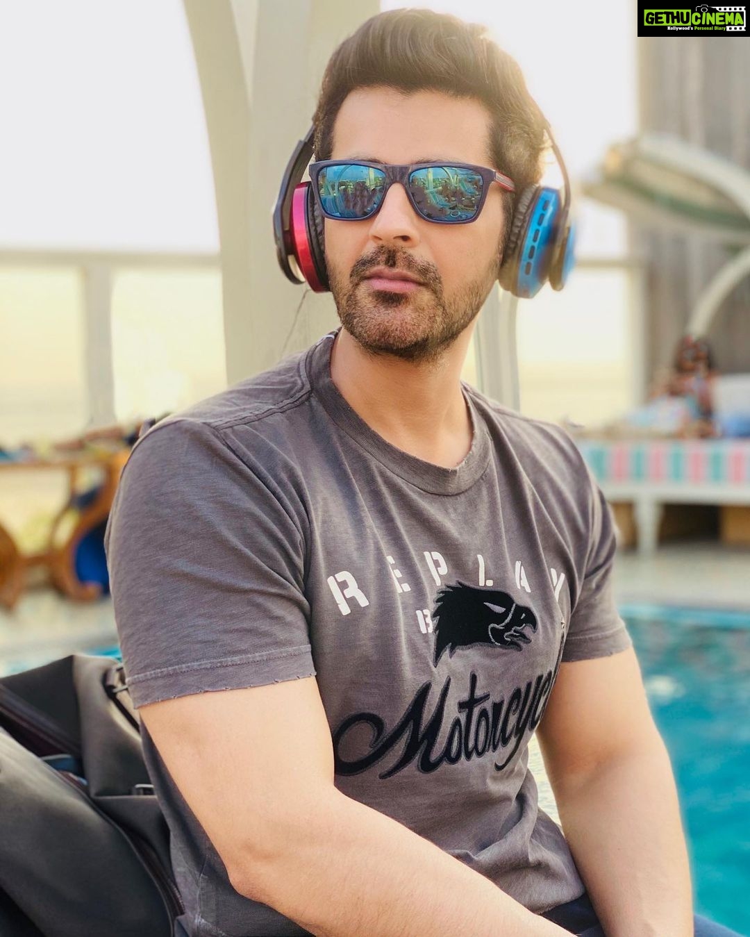 Arjan Bajwa Instagram - Sweet Monday Morning adding flavour to my Music with @fingersindia Sugar-n-Spice Headsets, the coolest headset with contrasting earcups! 🎶 . . . . #FINGERSAddict #SugarnSpice #loveformusic #mensfashion #mens #mensstyle #fitnessmotivation #fitness #music #musically #musicislife #headphones #wirelessheadphones #electronicmusic #gadget #bollywood #bollywoodstylefile #instagood #actorslife #sohohouse #lookbook #rolex #giorgioarmani Mumbai, Maharashtra