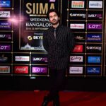 Arjan Bajwa Instagram - @iarjanbajwa Sporting the Raw Look on the Red Carpet with a Striking Pose🖤 Sponsors: @wolf777newsofficial @confidentgroupofficial @sky_exch_ @honer_homes @lotmobilesofficial @southindiashopping @bharathicementofficial @parleproducts @easemytrip @canarabankinsta @cocacola_india #SIIMANominations #SIIMA2022 #10YearsofSIIMA #Wolf777 #ConfidentGroup #SkyExchnet #Honerhomes #LotMobiles #SouthIndiaShoppingMall #BharathiCement #Parlefulltossbaked #Easemytrip #Canarabank