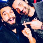 Arjan Bajwa Instagram - #Throwback to the fun times with @ranveersingh #ThrowbackThursday at #delhi #gq #gqawards #bollywood #actors #celebrity #partnerincrime #coactor #ranveersingh #event #GQ #spotted #lifestyle #ootd #blazer #blacktee #casual #athleisure #model #luxurywatch #mensfashion #fashionmen #menshair #beard #stubble #style #moustache #handlebarmustache