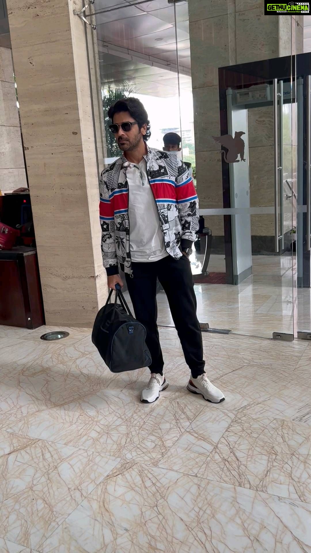Arjan Bajwa Instagram - We're so thrilled to have @iarjanbajwa in Bengaluru for #siima2022 @wolf777newsofficial @confidentgroupofficial @sky_exch_ @bharathicementofficial @marsgalaxyindia @hindwarehomes @lotmobilesofficial @southindiashopping @honer_homes @parleproducts @jwmarriottblr @easemytrip @jwmarriottblr #10YearsofSIIMA #SIIMA2022 #SIIMA #Wolf777News #Wolf777SIIMAWeekEnd #ConfidentGroup #HonerRichmont #GalaxyChocolate #SkyExchnet #BharathiCement #LOTMobiles #Hindware #SouthIndiaShoppingMall #NVYTV #ParleFullToss #easemytrip