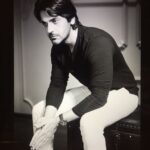 Arjan Bajwa Instagram - Lost in the moment! 📷 . . . . #shootdiaries #photoshoot #actorslife🎬 #bollywood #showtime #fridaymood #fridayfeeling #lovemylife #arjanbajwa