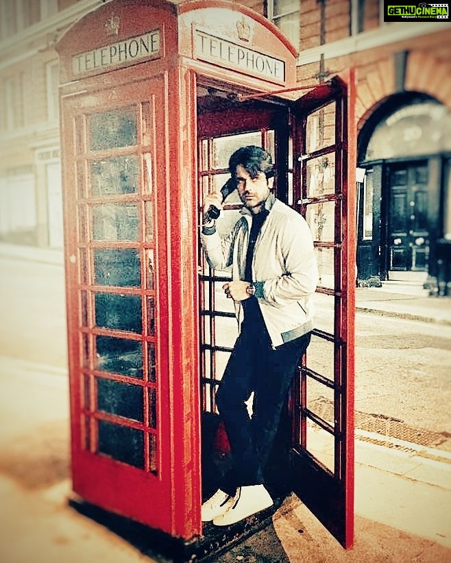 Arjan Bajwa Instagram - Pls don't call me on my cell fone cz These still feel love !! #oldschool #london #lovelondon #telephone #redtelephonebox #midnight #call #mayfair