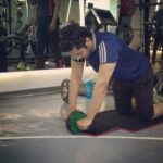 Arjan Bajwa Instagram - The only bad workout is the one you DIDN'T do !! #core #coretraining #coreworkout #functionaltraining #wednesday #wednesdaywisdom #fitness #bollywood #actorslife