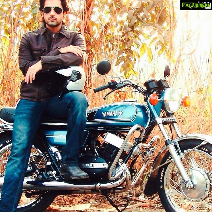 Arjan Bajwa Instagram - My fav machine since childhood,the mighty Road Rocket Yamaha Rd 350 #classic #classicbike #yamaha #yamahapower #yamaharacing #yamaha350 #roadrockets #2stroke #bike #superbike #classicbike #yamahaescortslimited #torque#petrolheads