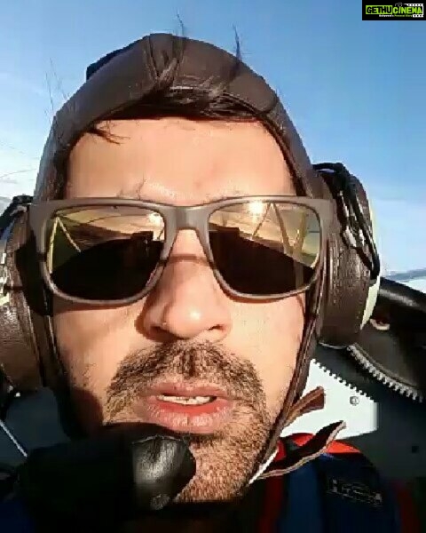 Arjan Bajwa Instagram - Thrilled to be flying over the city of #SanFrancisco with some breathtaking views. Swipe right to watch few glimpses ✈ #Flight #pilot #experience #lifestyle #instatravel #TravelDiary #travelgoals #goldengatebridge #up #fly #cloud #luxury #bollywood #actor #model#traveller #wanderlust #travelgram #holidaymode #instatravel #instavacation #beautifuldestinations #travellermood #solotravel #mytravelgram #traveltheworld #instagetaway #windowseat