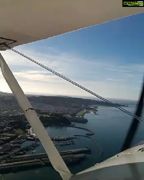 Arjan Bajwa Instagram - Thrilled to be flying over the city of #SanFrancisco with some breathtaking views. Swipe right to watch few glimpses ✈ #Flight #pilot #experience #lifestyle #instatravel #TravelDiary #travelgoals #goldengatebridge #up #fly #cloud #luxury #bollywood #actor #model#traveller #wanderlust #travelgram #holidaymode #instatravel #instavacation #beautifuldestinations #travellermood #solotravel #mytravelgram #traveltheworld #instagetaway #windowseat