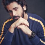 Arjan Bajwa Instagram - I listen really carefully with my eyes … so think before u speak 😊 . . . . . . . #mondaymotivation #monday #mondaymood #motivationalquotes #bollywood #bollywoodactor #actorslife #actor #mensfashion #menswear #menshair #blue #hazeleyes @hublot #instagood #instadaily #instamood #instalike #beard #beardstyle #tuesday