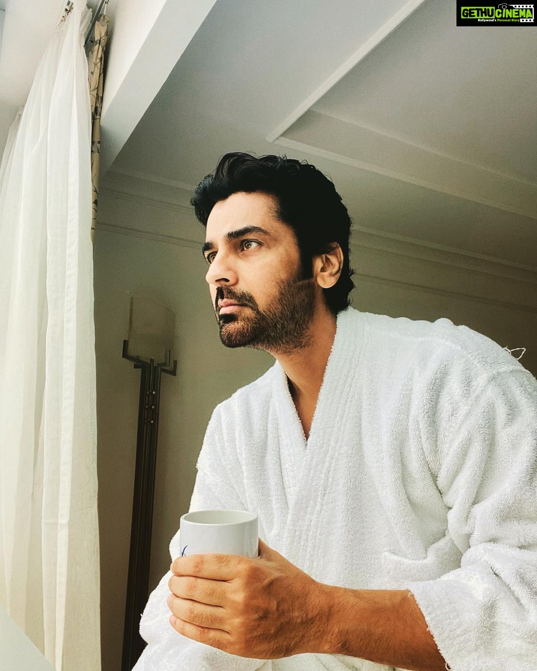Arjan Bajwa Instagram - I just died in your arms tonight…. . . . . . . . #saturday #saturdaynight #instagood #instagram #instafashion #instamood #bollywood #bollywoodactor #actorslife #fitnessmotivation #mensfashion #menswear #mensstyle @dubai