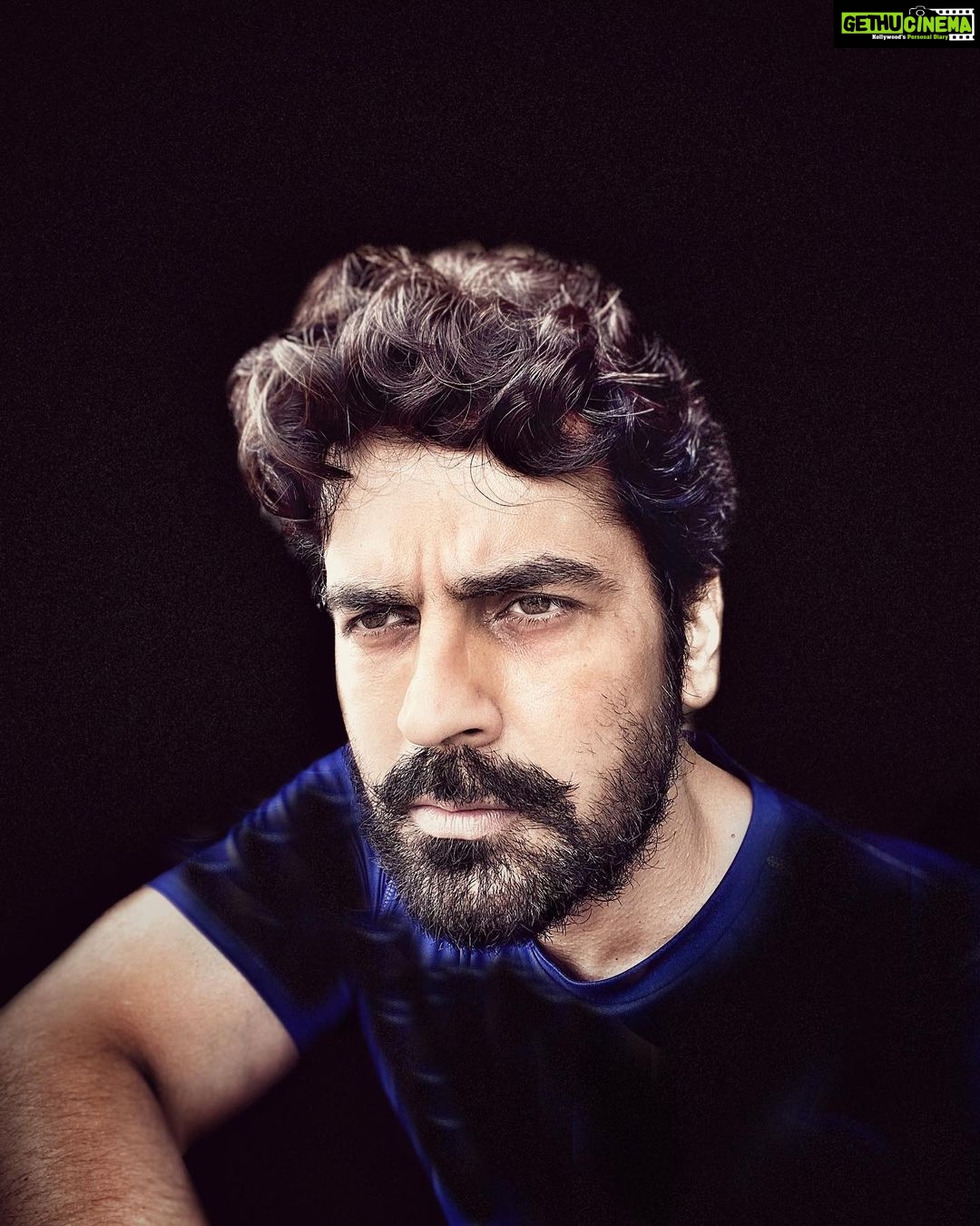 Arjan Bajwa Instagram - #arjanbajwa #bollywood #nooransisters #jindeymeriye #punjabi #punjabisongs