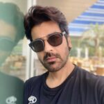 Arjan Bajwa Instagram - Sleepless in Dubai….will tell u why tom.. 😅 . . .. . #arjanbajwa #bollywood #actorslife #actor #mensfashion #menshair #sunglasses #travelphotography #dubai #dubailife #traveldiaries #instagood #instagram #instafashion #sundayfunday @replay @prada @rolex Damac Park Towers, Difc, Dubai