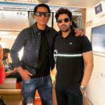 Arjan Bajwa Instagram - True friends are always together in spirit & IN FLIGHT 😜 Wishing a very happy birthday to my brother @sonu_sood …. We just flew in together from Dubai … . . . . . . . . #happybirthday #happybirthdaysonusood #bollywood #bollywoodactor #actorslife #dubai #travel @airindia.in thanks for yr hospitality