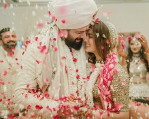Arjun Kapoor Instagram - Some days make you feel everything is worth it... to see absolute joy happiness & love yesterday between these 2 people who I call family it just reminded me life thru all it’s good and bad is worth it when u have someone who makes u smile when u look at them... thank u @arpita__mehta & @kunalrawaldstress for making me feel yet again love is all we need...