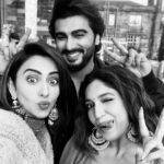 Arjun Kapoor Instagram - Picture aadhi se zyaada done hai Director Saab too much fun hai Humari jodiyan tan tana tan tan hai Title jald hi batane waale humare producer no 1 hai #TitleKyaHaiYaar 🤔 @rakulpreet @bhumipednekar #MudassarAziz @jackkybhagnani @deepshikhadeshmukh @vashubhagnani @pooja_ent