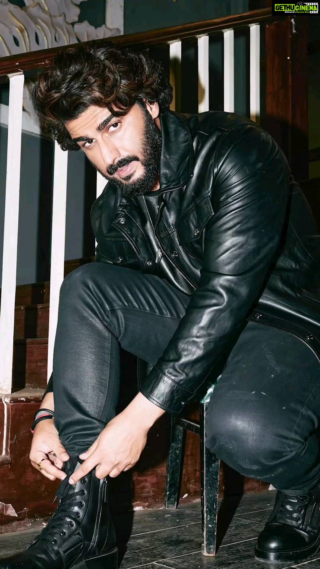 Arjun Kapoor Instagram - He was big and strong, in his eyes a flaming glow 🎵