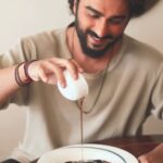 Arjun Kapoor Instagram - How about some healthy pancakes for breakfast as your #MondayMotivation? 😎 326 calories 36 gm carbs 16 gm protein 14 gm fat Satisfaction = Unmatchable. 💯
