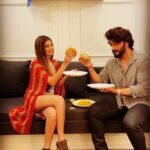 Arjun Kapoor Instagram – Swipe right to see how I get @tarasutaria to make me look good on camera… 
Basically make her laugh & bribe her with good food off camera !!!