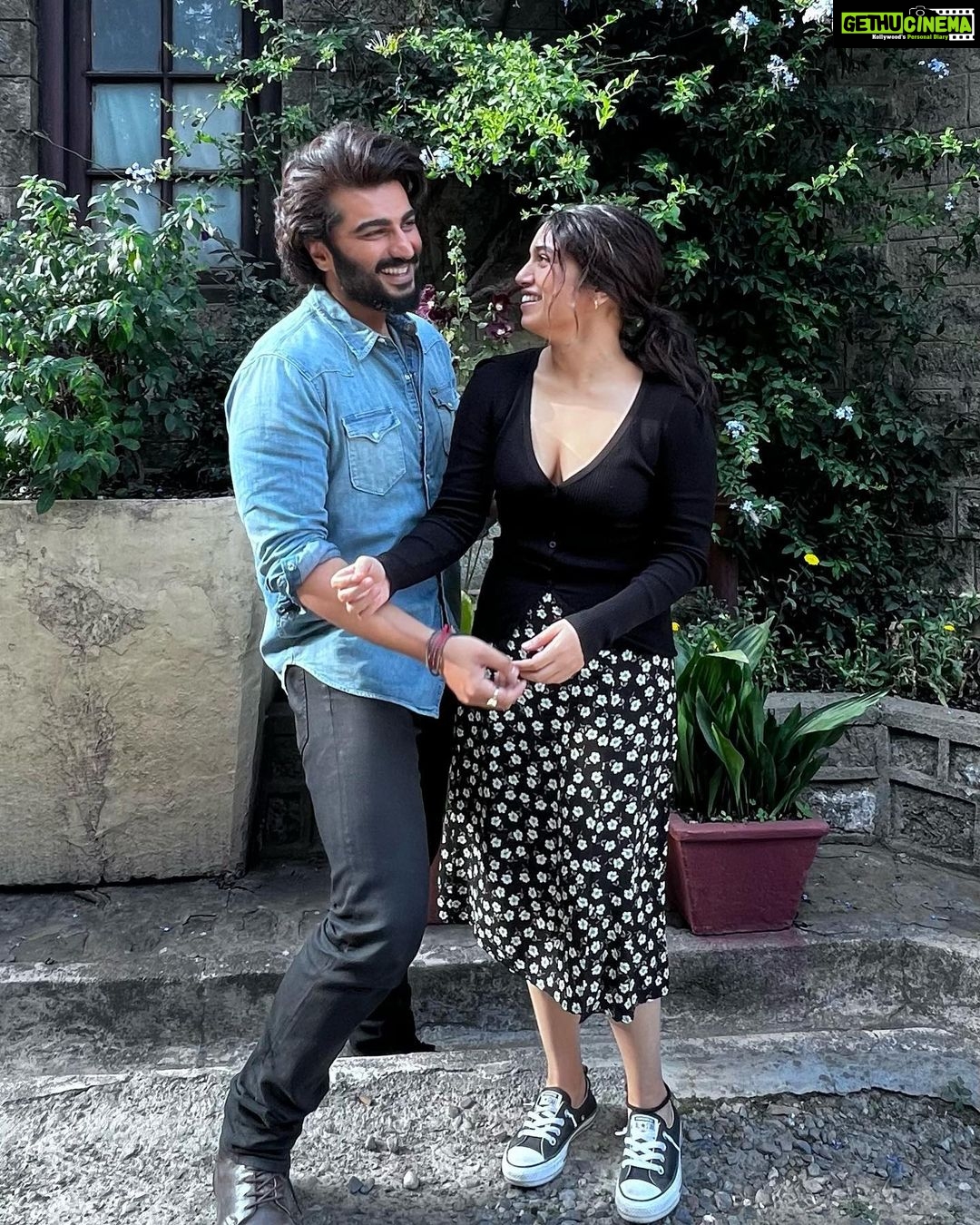 Arjun Kapoor - 364.3K Likes - After 45 days of shoot, a failed attempt at getting some killer ones by The Lady And The Lady Killer - Swipe on for some 🦹🏻♂️🦸🏻♀️
.
.
.
#TheLadyKiller #TheLadyAndTheLadyKiller #AkBp