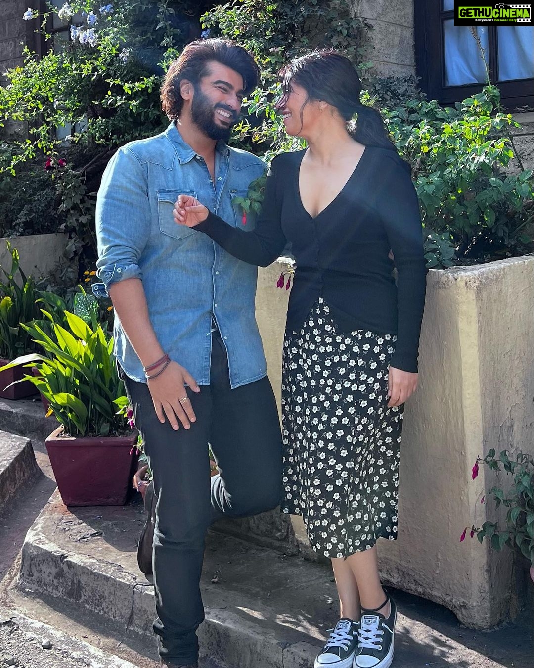 Arjun Kapoor - 364.3K Likes - After 45 days of shoot, a failed attempt at getting some killer ones by The Lady And The Lady Killer - Swipe on for some 🦹🏻♂️🦸🏻♀️
.
.
.
#TheLadyKiller #TheLadyAndTheLadyKiller #AkBp