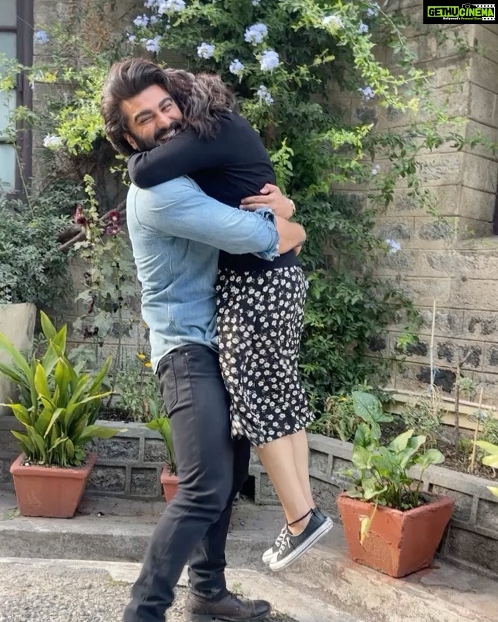 Arjun Kapoor - 364.3K Likes - After 45 days of shoot, a failed attempt at getting some killer ones by The Lady And The Lady Killer - Swipe on for some 🦹🏻♂️🦸🏻♀️
.
.
.
#TheLadyKiller #TheLadyAndTheLadyKiller #AkBp