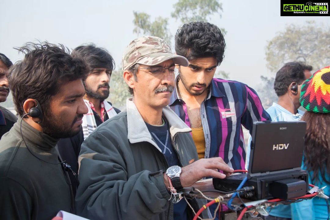 Arjun Kapoor Instagram - 10 years of living and breathing Hindi cinema every second of my life. Truly indebted to Adi sir, @yrf and my director #HabibFaisal for giving me #Ishaqzaade - a movie that turbo-charged my dream to be a Hindi film hero! A big thank you to @parineetichopra for being the most amazing first co-star one could ever get. Last but not the least, also thankful to @shanoosharmarahihai for finding and helping me audition for Yash Raj Films. Many memories, huge nostalgia and overwhelming love - this film just keeps on giving. Thank you everyone for making an under-confident kid believe in himself! As an artiste, I'm proud to say that I am a #WorkInProgress, with each film being a learning opportunity to get better at my craft. Really fortunate to have got producers and directors who have punted on me time and time again. It has been one hell of a ride. Many ups, many downs. Counting my blessings along the way. Here's to a decade of trying my best to entertain you all, with the promise of trying even harder in the future. Thank you everyone for the love, the smiles, the tears, the support and the kindness. Love you.