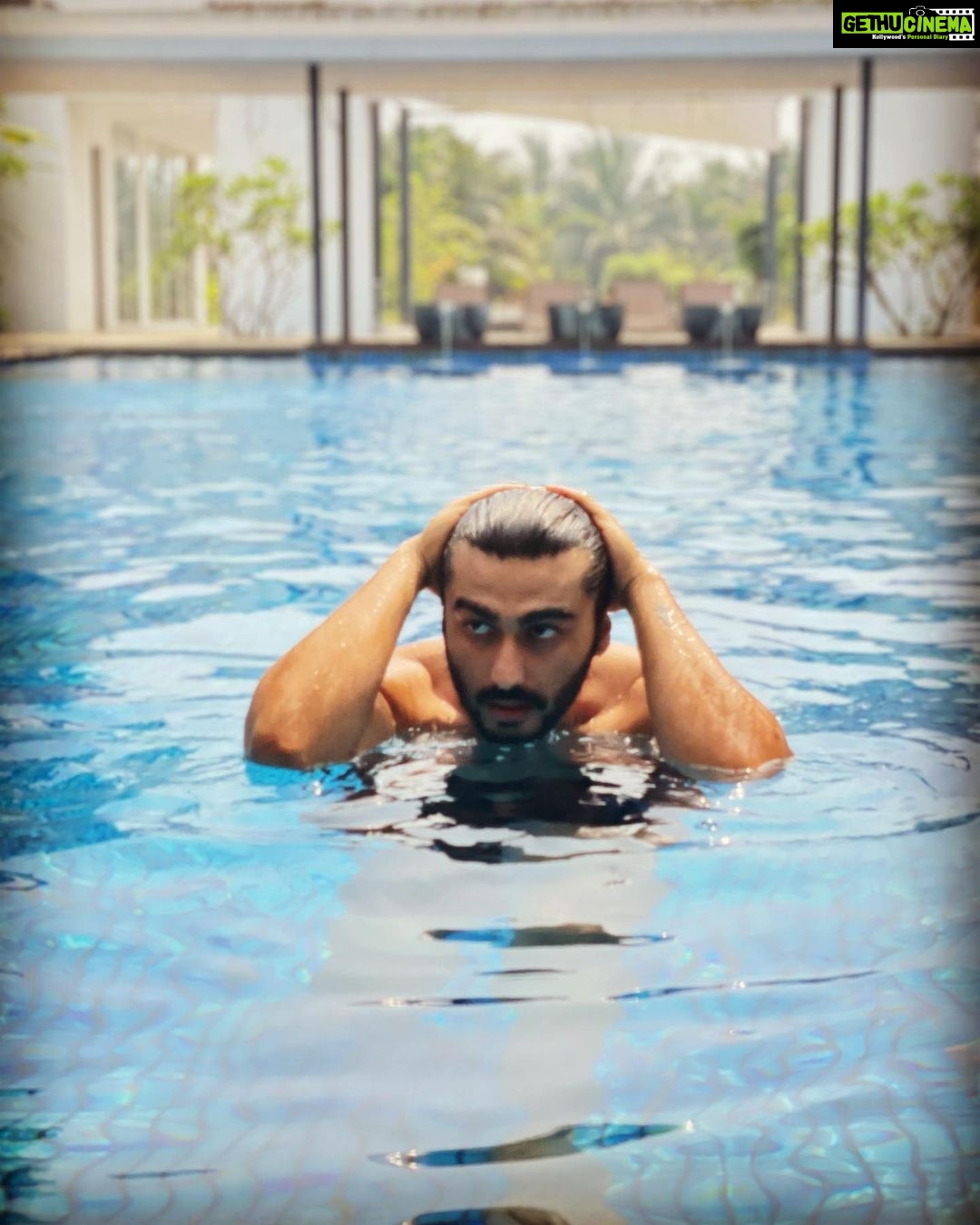 Arjun Kapoor Instagram - Peek A Boo 👻 !!! Alibaug