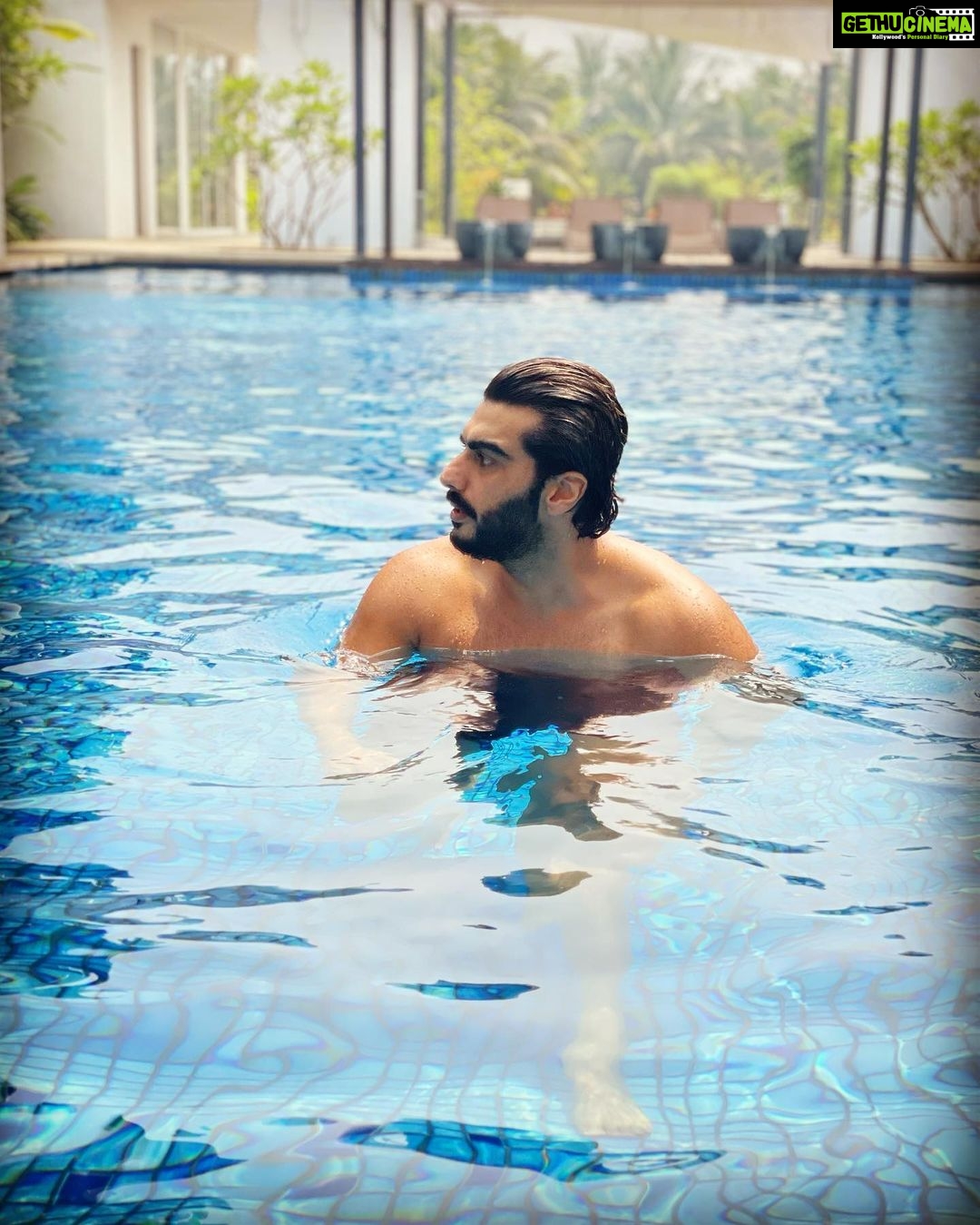 Arjun Kapoor Instagram - Peek A Boo 👻 !!! Alibaug