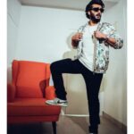 Arjun Kapoor Instagram - Bring it on, Monday. This is how I am facing you. 😎 📷 @bharat_rawail 🕺🏽@zunailimalik