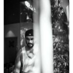 Arjun Kapoor Instagram - A #WednesdayWorkout session with @drewnealpt is always hardcore. The key is to keep going, fellas! 💪 #WorkInProgress 📷: @bharat_rawail