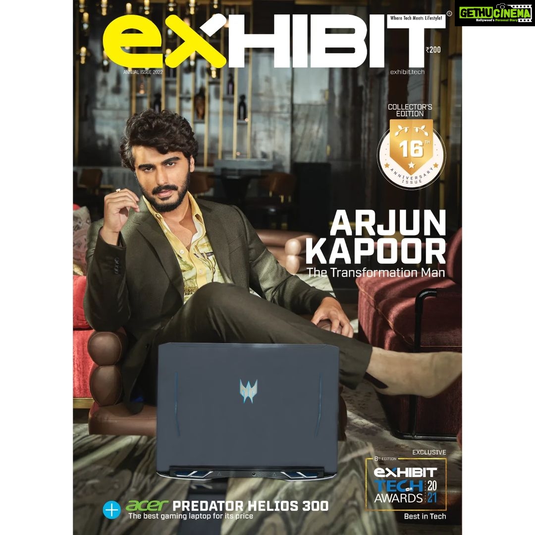 Arjun Kapoor Instagram - Exhibiting them cool & tech-savvy vibes. 😎 #WorkInProgress Editor-in-chief: @ramesh_somani @exhibitmagazine Photographer: @rohanshrestha Hair: @aalimhakim, assisted by: @bashirsayyed.hair Make up: @vickybanatkar Stylist: @abhilashatd Suit: @paulsmith Shirt: @scotch_soda Shoes: @ysl