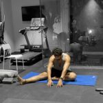 Arjun Kapoor Instagram - I've just started a new journey, discovering Iyengar yoga. It started with wanting to sort my posture, open up my hip joint and fix my lower back injury issues. Thanks to @sarvesh_shashi, @malaikaaroraofficial and my instructor @yoga_subhamsri, I've have been able start the process to realign the mind & body. Forever grateful !!! 🙏🏼 #MondayMotivation #WorkInProgress @sarvayogastudios