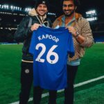 Arjun Kapoor Instagram - Back at the bridge with my blue fam 💙 All smiles with @masonmount after watching my @chelseafc win at the bridge !!! Can it get any better than this? 💙 Stamford Bridge