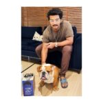 Arjun Kapoor Instagram - Max ko bhi pata lag gaya par aapne suna kya ki @netflix_in has launched its #HappyNewPrices! You can watch Netflix on any device at ₹199 and on your mobile for just ₹149! #collaboration