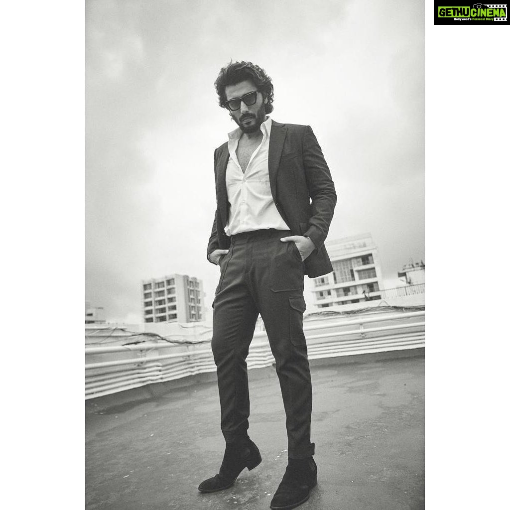 Arjun Kapoor Instagram - Living life in Monochrome 🖤