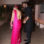 Arjun Kapoor Instagram – When she laughs at my nonsense, She makes me happy…
@malaikaaroraofficial 
Thank you @ak_paps for this picture.