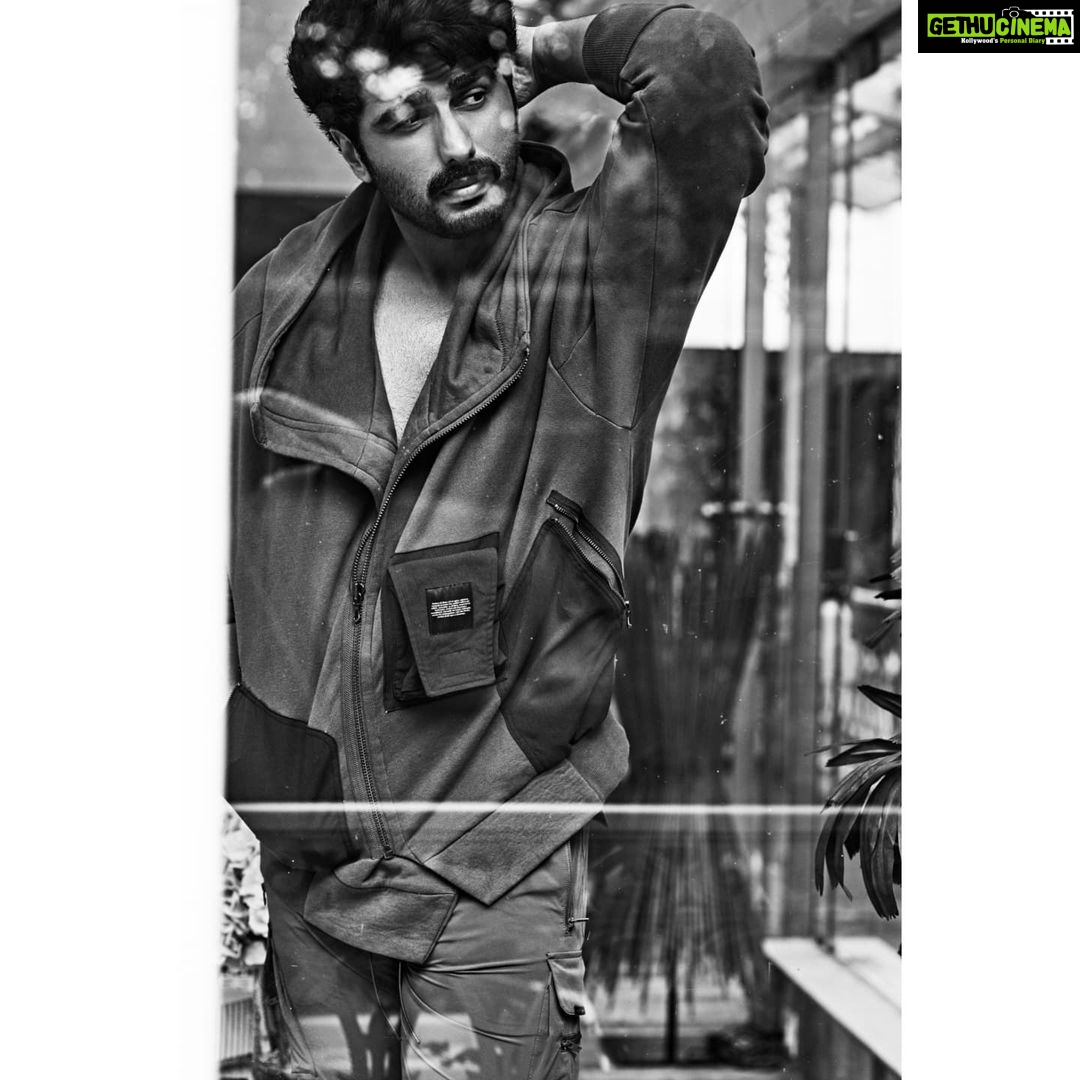 Arjun Kapoor Instagram - It's time to take out your hoodies 😎