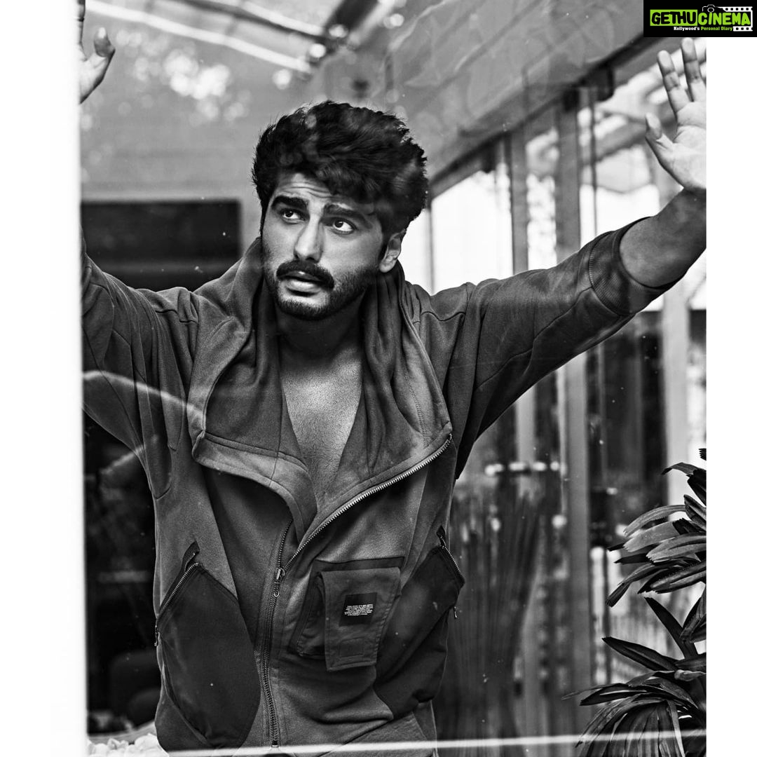 Arjun Kapoor Instagram - It's time to take out your hoodies 😎
