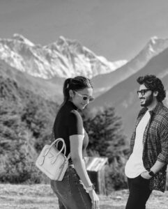 Arjun Kapoor Instagram - Pari you travel the world and I travel with you in your heart. Happy birthday to the World Tourism Ambassador! You deserve the title.

@parineetichopra
