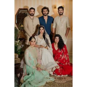 Arjun Kapoor Instagram - So last week one of my sisters got married & it made me realise that  how quickly life changes !!! So many variables & possibilities on the horizon for all of us, but what keeps us grounded always is one constant - Brothers & Sisters. 

As long as I can remember my siblings have been everything in my life & may that always continue... Here’s to my brothers & sisters - Happy RakshaBandhan. Love you all.
@anshulakapoor @rheakapoor @sonamkapoor @janhvikapoor @khushi05k @shanayakapoor02 @antara_m @mohitmarwah @karanboolani @harshvarrdhankapoor @jahaankapoor26 @akshaymarwah22 @anandahuja
#Photodump #ThrowBack