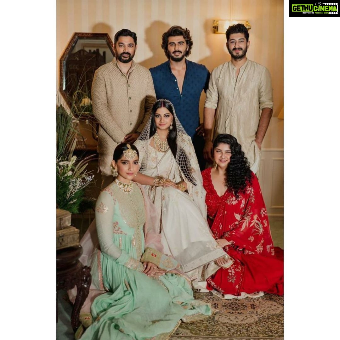 Arjun Kapoor - 339.7K Likes - So last week one of my sisters got married & it made me realise that how quickly life changes !!! So many variables & possibilities on the horizon for all of us, but what keeps us grounded always is one constant - Brothers & Sisters.
As long as I can remember my siblings have been everything in my life & may that always continue... Here’s to my brothers & sisters - Happy RakshaBandhan. Love you all.
@anshulakapoor @rheakapoor @sonamkapoor @janhvikapoor @khushi05k @shanayakapoor02 @antara_m @mohitmarwah @karanboolani @harshvarrdhankapoor @jahaankapoor26 @akshaymarwah22 @anandahuja
#Photodump #ThrowBack