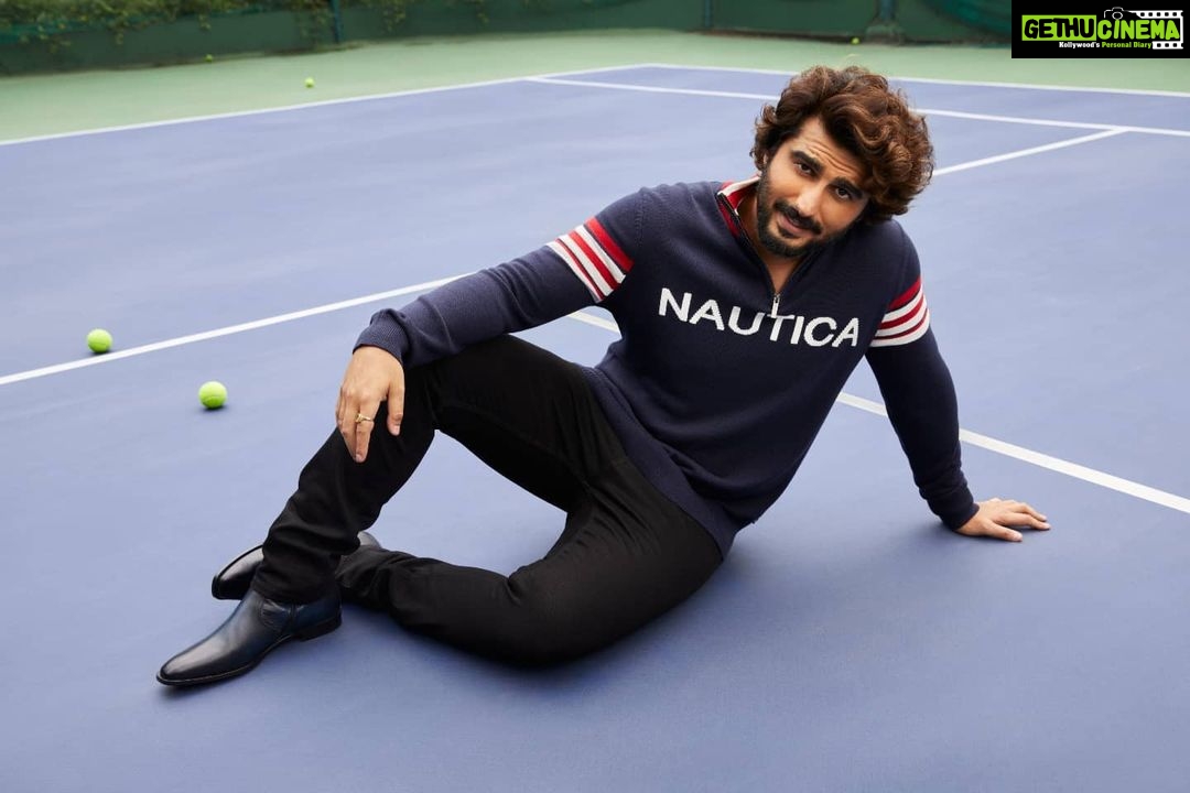 Arjun Kapoor Instagram - Style is very personal and there are very few brands that understand the essence of style and comfort. Nautica‘s latest collection is a mix of all my favourite outfits, fits and colours. Shop my favourite styles from #FallHoliday collection in @nautica.in stores near you, on @myntra & @flipkart. #FallHoliday #AKXNAUTICA #NauticaFallHolidayCollection @nautica #SpareMomentsByNautica
