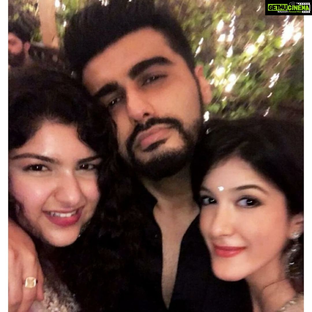 Arjun Kapoor - 339.7K Likes - So last week one of my sisters got married & it made me realise that how quickly life changes !!! So many variables & possibilities on the horizon for all of us, but what keeps us grounded always is one constant - Brothers & Sisters.
As long as I can remember my siblings have been everything in my life & may that always continue... Here’s to my brothers & sisters - Happy RakshaBandhan. Love you all.
@anshulakapoor @rheakapoor @sonamkapoor @janhvikapoor @khushi05k @shanayakapoor02 @antara_m @mohitmarwah @karanboolani @harshvarrdhankapoor @jahaankapoor26 @akshaymarwah22 @anandahuja
#Photodump #ThrowBack