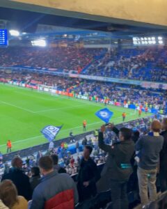 Arjun Kapoor Instagram - Ticked off the bucket list thanks to everyone at Chelsea FC... being able to take her to a @chelseafc game at the bridge !!! 
We won 3-0 & I had someone next to me to celebrate it with !!! (swipe right) 😉 
@malaikaaroraofficial